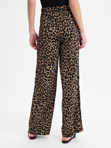 Cambio Regular Pleat-Front Pants ' Avril ' in Brown