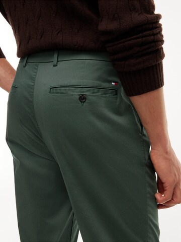 Regular Pantalon chino 'Denton' TOMMY HILFIGER en vert