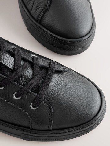 Next Низкие кроссовки в Черный