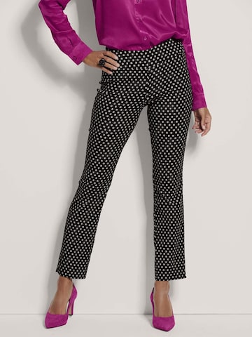 MADELEINE Regular Broek in Zwart: voorkant