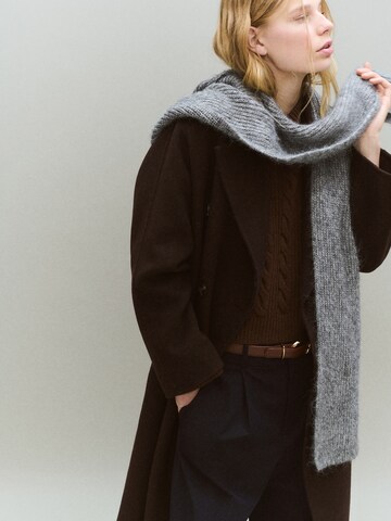 Pulover 'BRONX' de la MANGO pe maro