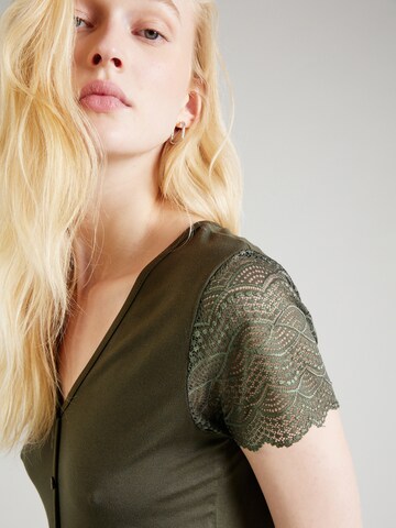 ABOUT YOU Shirt 'Evelin' in Green
