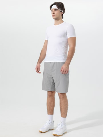 YOUTHUP Performance Shirt 'Lichtschein' in White