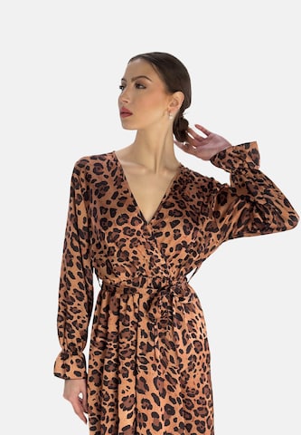 Elara Kleid in Braun