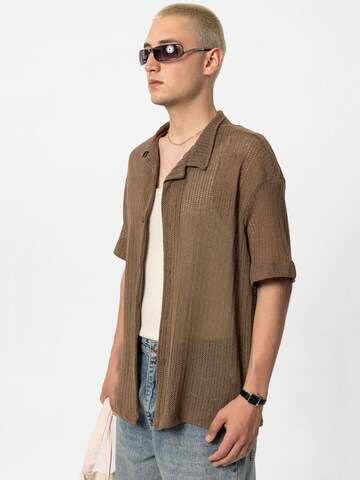 VAMOS CLO Comfort Fit Πουκάμισο 'Tithonia' σε καφέ