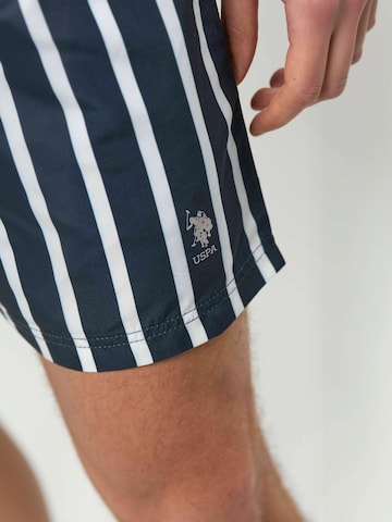 U.S. POLO ASSN. Plavecké šortky ' UMCharles ' – modrá