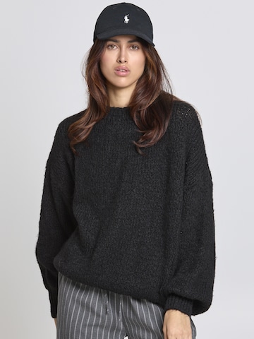 Lilavie Strickpullover ' Peggii ' in Schwarz: Vorderseite