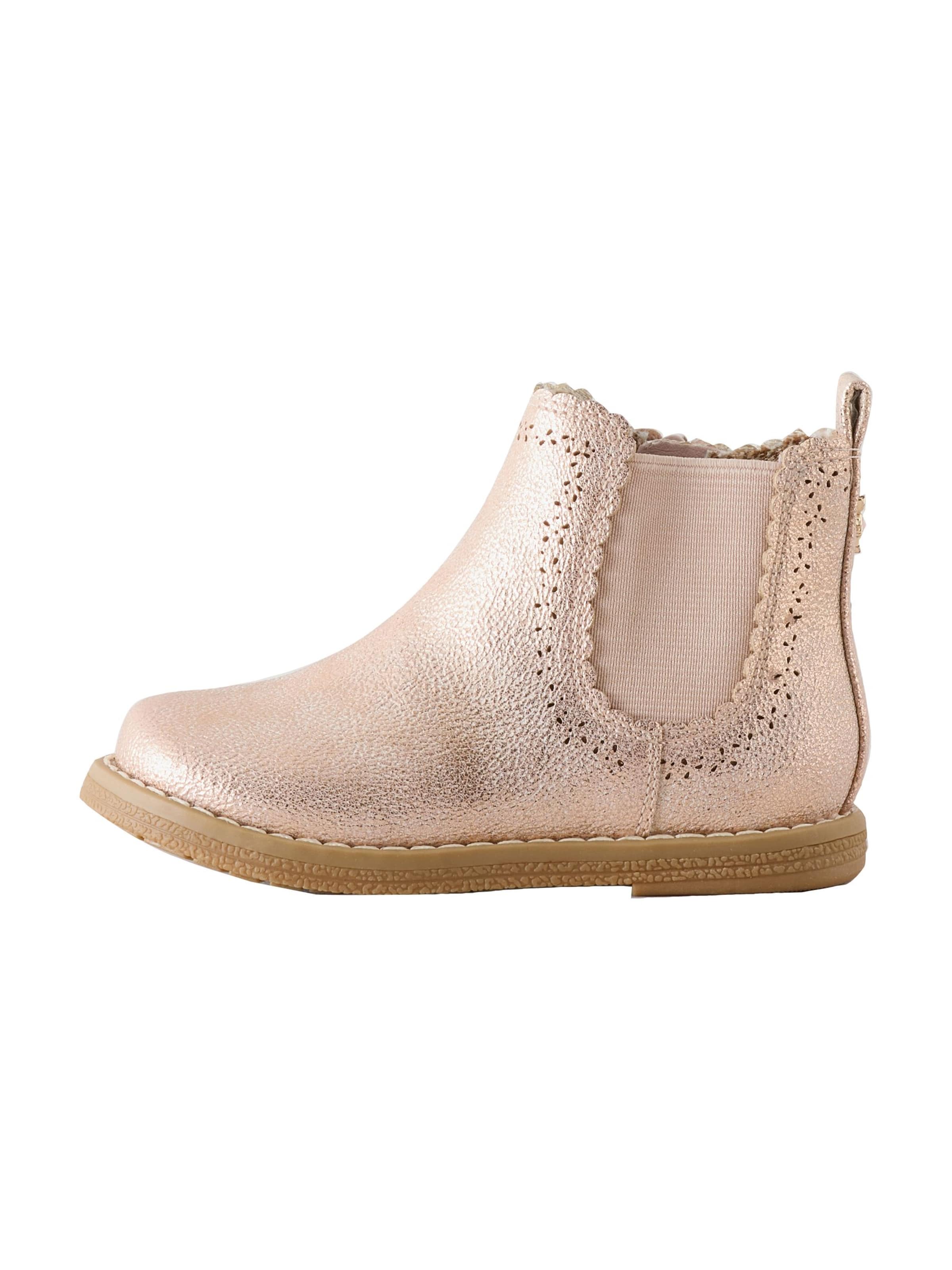 Next - Botas en rosa: frente
