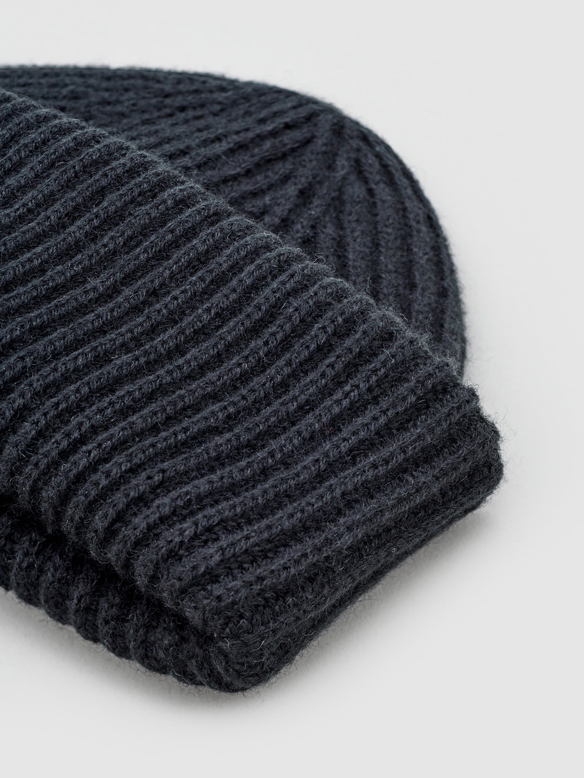 EDITED Producten Muts 'Kana' Zwart