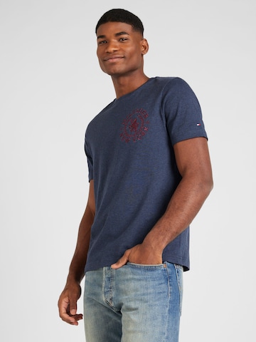 TOMMY HILFIGER T-shirt 'ICON CREST' i blå: framsida