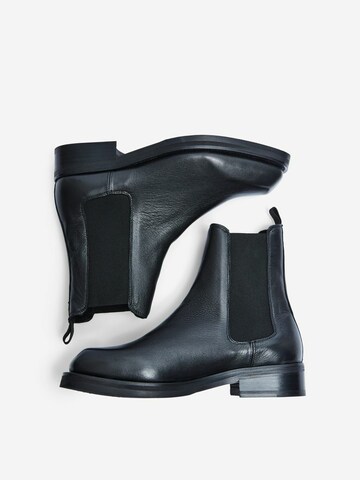 SELECTED FEMME Chelsea Boots 'SLFSAGA' in Black