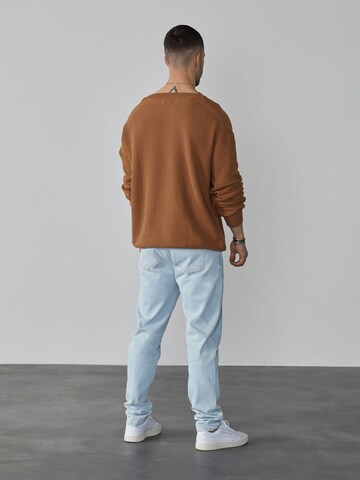 DAN FOX APPAREL Pullover 'Aron' in Braun