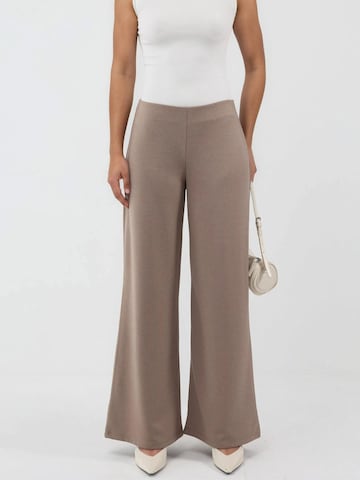 BusemHlače - smeđa boja: prednji dio