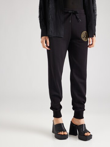 Versace Jeans Couture Tapered Broek in Zwart: voorkant