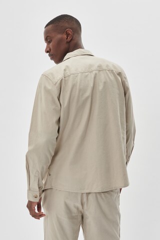 Coupe regular Chemise Matinique en beige