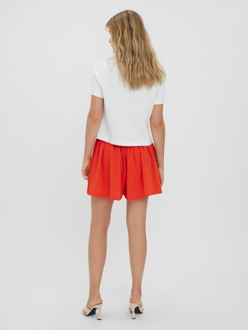 VERO MODA Loosefit Shorts 'Odga' in Rot