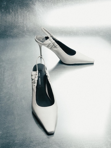 Décolleté '618-6' di Estro in bianco