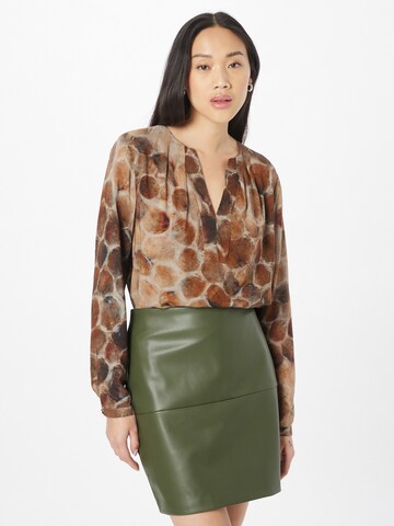 Cartoon Blouse in Brown: front