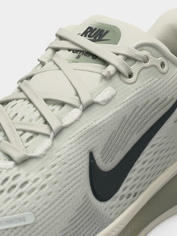 NIKE Sportssko 'VOMERO 18' i grå