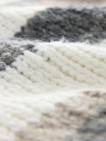 Next Пуловер в сиво