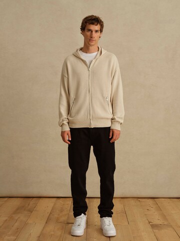 DAN FOX APPAREL Вязаная кофта 'Frederik' в Бежевый