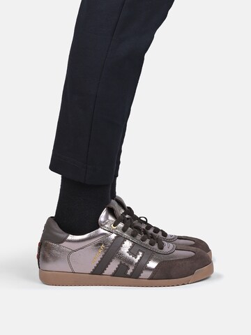 Crickit Sneakers laag ' ULTIMA ' in Bruin: voorkant