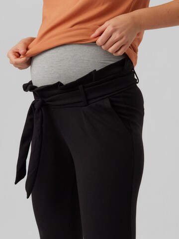 Skinny Pantaloni cutați 'MEVA' de la Vero Moda Maternity pe negru