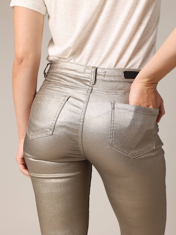 Coupe slim Pantalon 'Lysie' Deeluxe en or