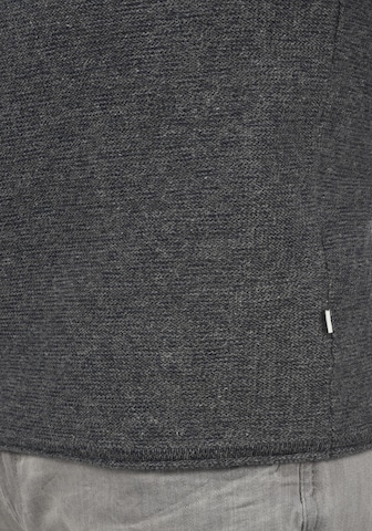 Casual Friday Pullover in Grau