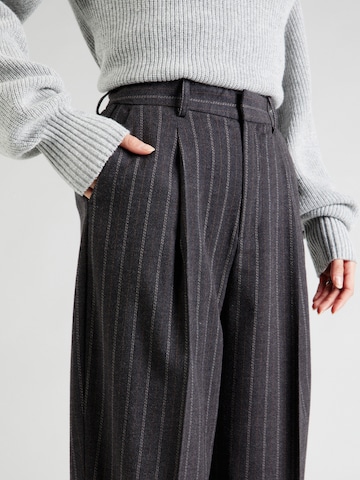 OBJECT Loose fit Pleat-front trousers 'ROBIN' in Grey