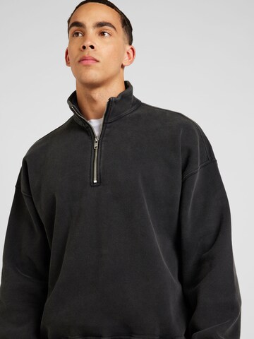 Abercrombie & Fitch - Sudadera 'ESSENTIAL' en negro