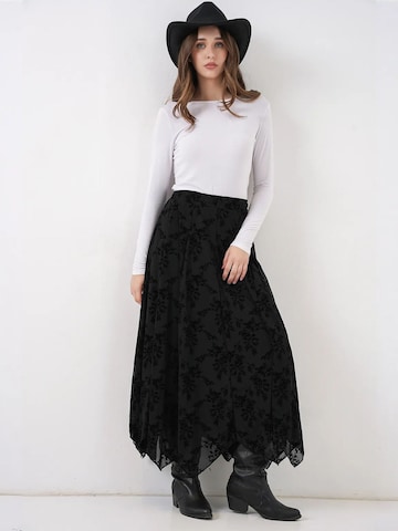 Bigdart Skirt in Black: front