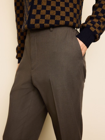 Next Slimfit Pantalon in Bruin