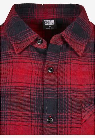 Urban Classics Regular fit Button Up Shirt in Red