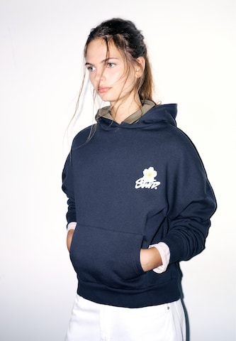 Sweat-shirt 'STWD' Pull&Bear en bleu : devant