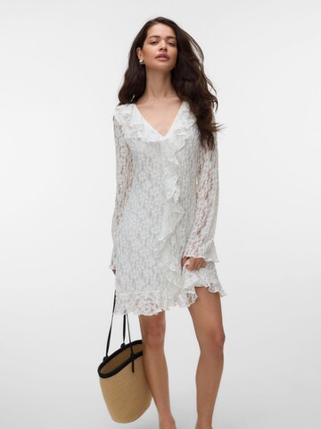 VERO MODA Kleid 'AWKIENNA' in Weiß