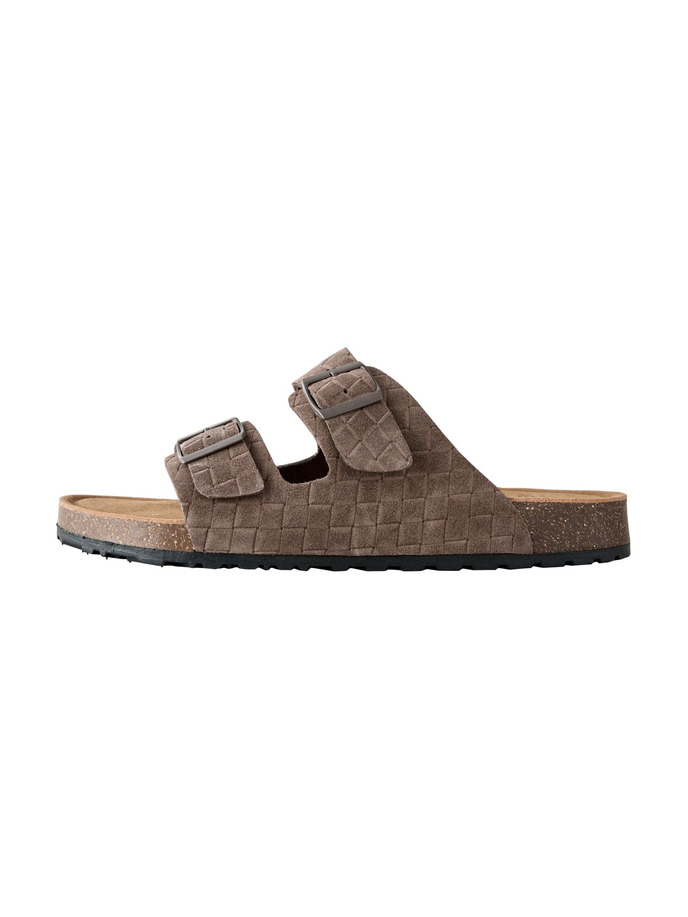 Next Чехли в кафяво, Преглед на продукта