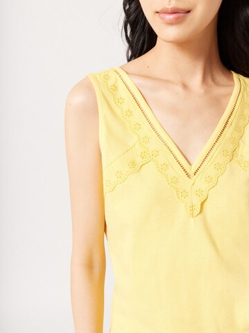 NAF NAF Top 'Sormiou' in Yellow