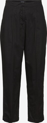 VERO MODA Loose fit Trousers with creases in Black: front