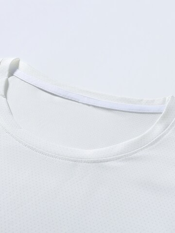 YOUTHUP Performance Shirt in White