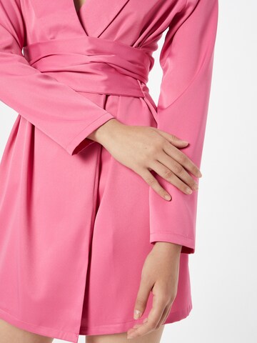 In The Style Φόρεμα 'NAOMI' σε ροζ