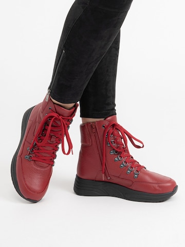 VITAFORM Lace-Up Boots in Red