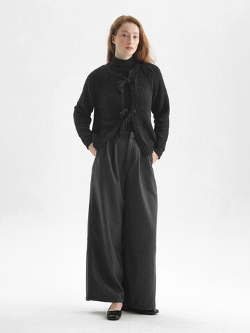 TorWeit Knit Cardigan in Black