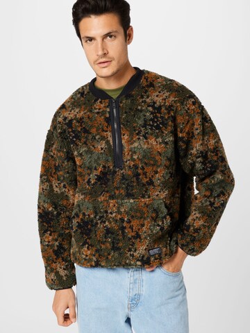 LEVI'S ® Pullover 'Levi's® Men's New Seasonal 1/4 Zip Sweatshirt' in Grün: Vorderseite