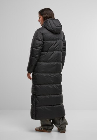 Urban Classics Wintermantel in Schwarz