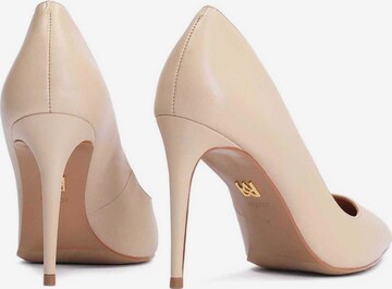 Kazar Pumps in Beige