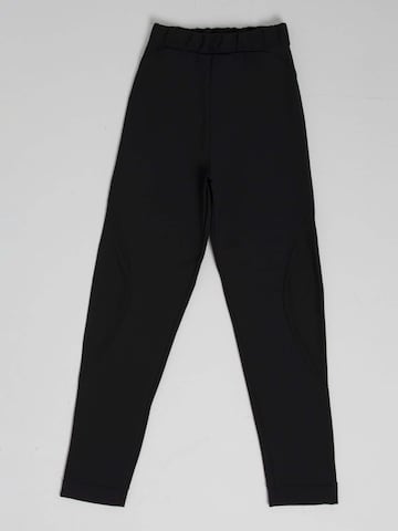 HACOY Regular Sportbroek in Zwart: voorkant