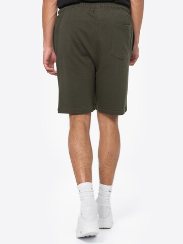 Regular Pantalon de sport 'FRINGFORD' LONSDALE en vert