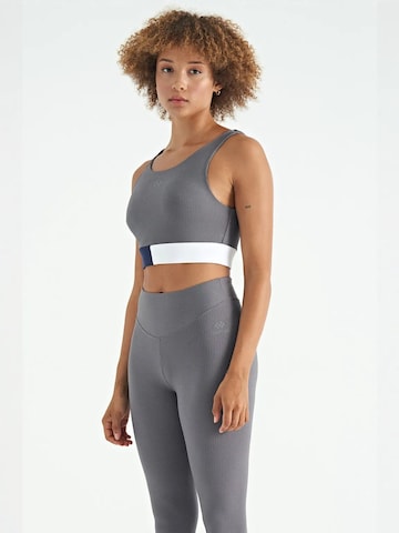 Haut de sport 'Aktive Oberteile' Tommy Life en mélange de couleurs