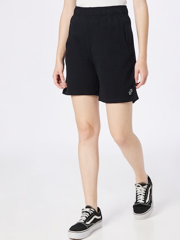 Superdry Regular Sporthose 'Code Essential' in Schwarz: predná strana